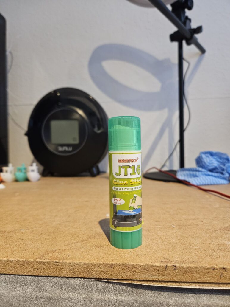 Lets talk glue. Geetech's JT16 glue stick